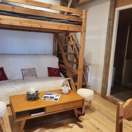 Bed and Breakfast Le Nid Des Cerfs Essert-Romand Exterior foto