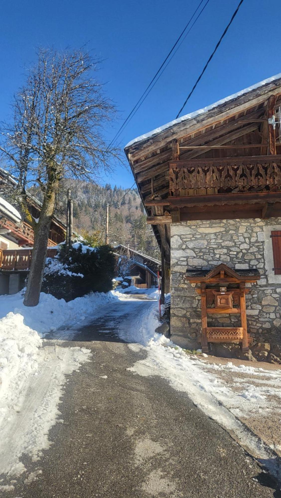 Bed and Breakfast Le Nid Des Cerfs Essert-Romand Exterior foto