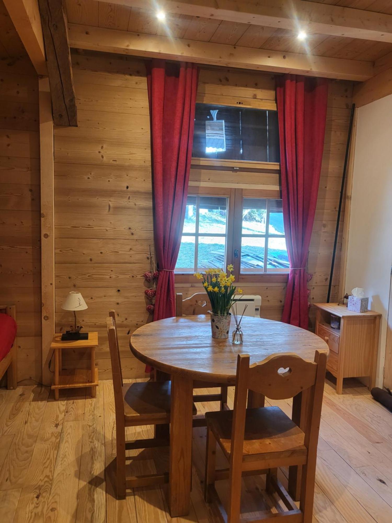 Bed and Breakfast Le Nid Des Cerfs Essert-Romand Exterior foto