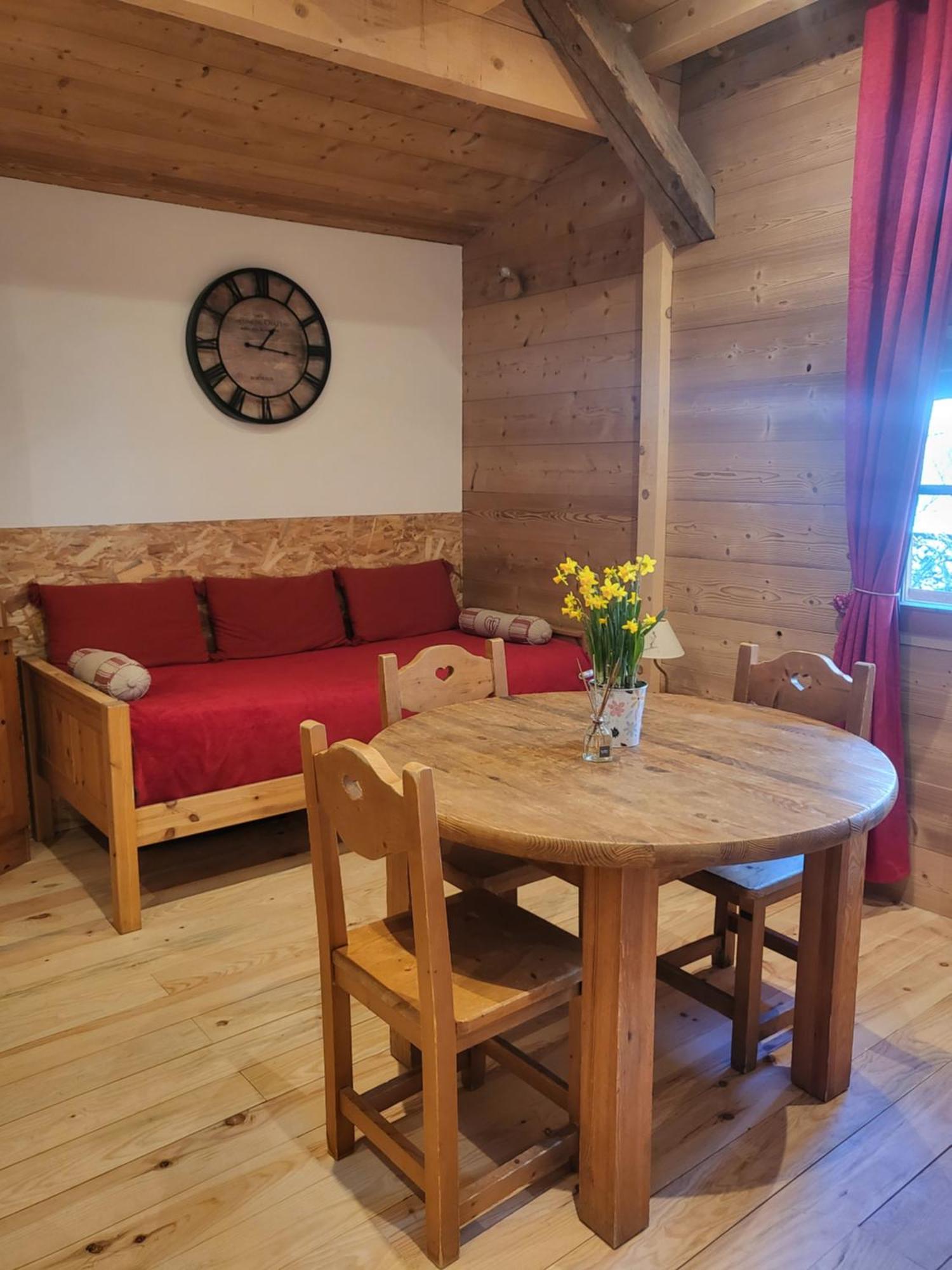 Bed and Breakfast Le Nid Des Cerfs Essert-Romand Exterior foto